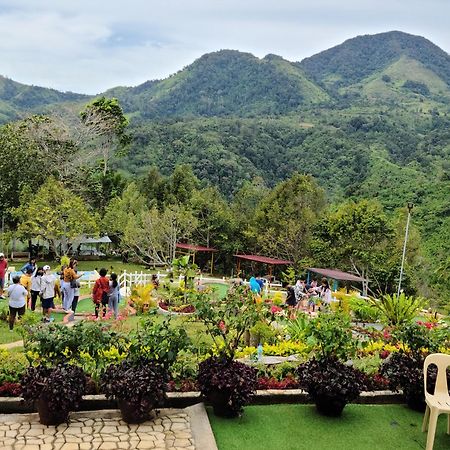 Serene Mountain Escape Digos Bagian luar foto