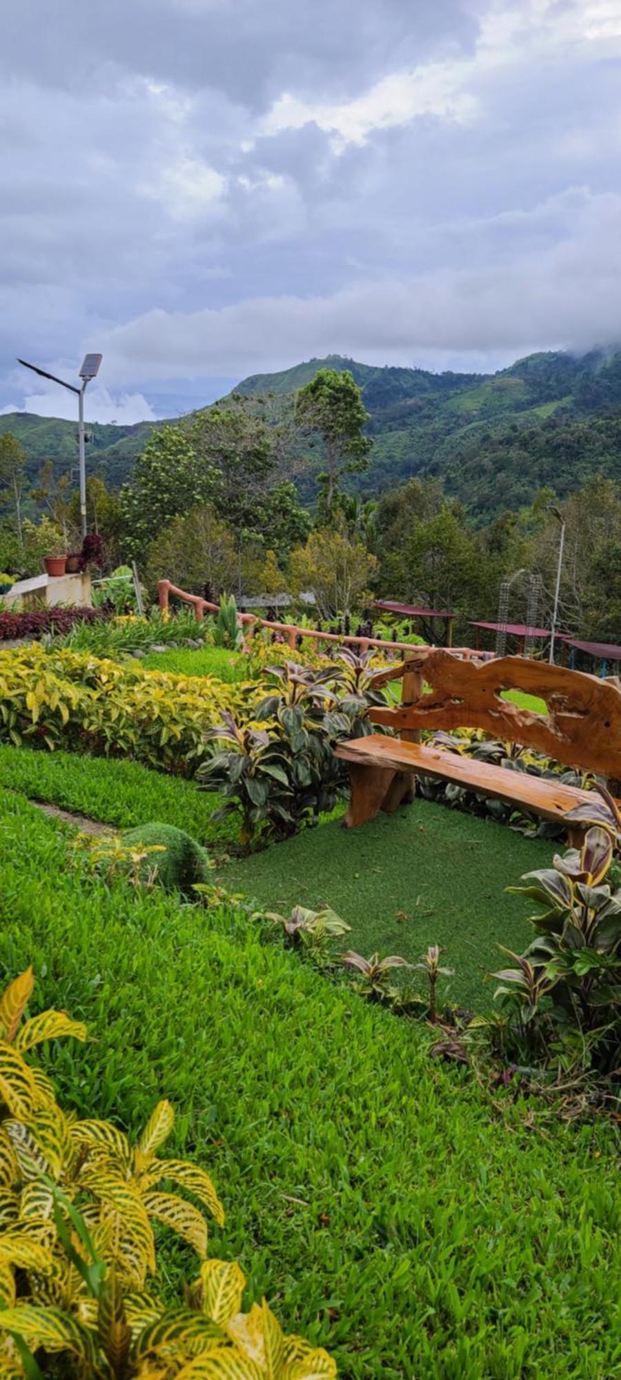 Serene Mountain Escape Digos Bagian luar foto