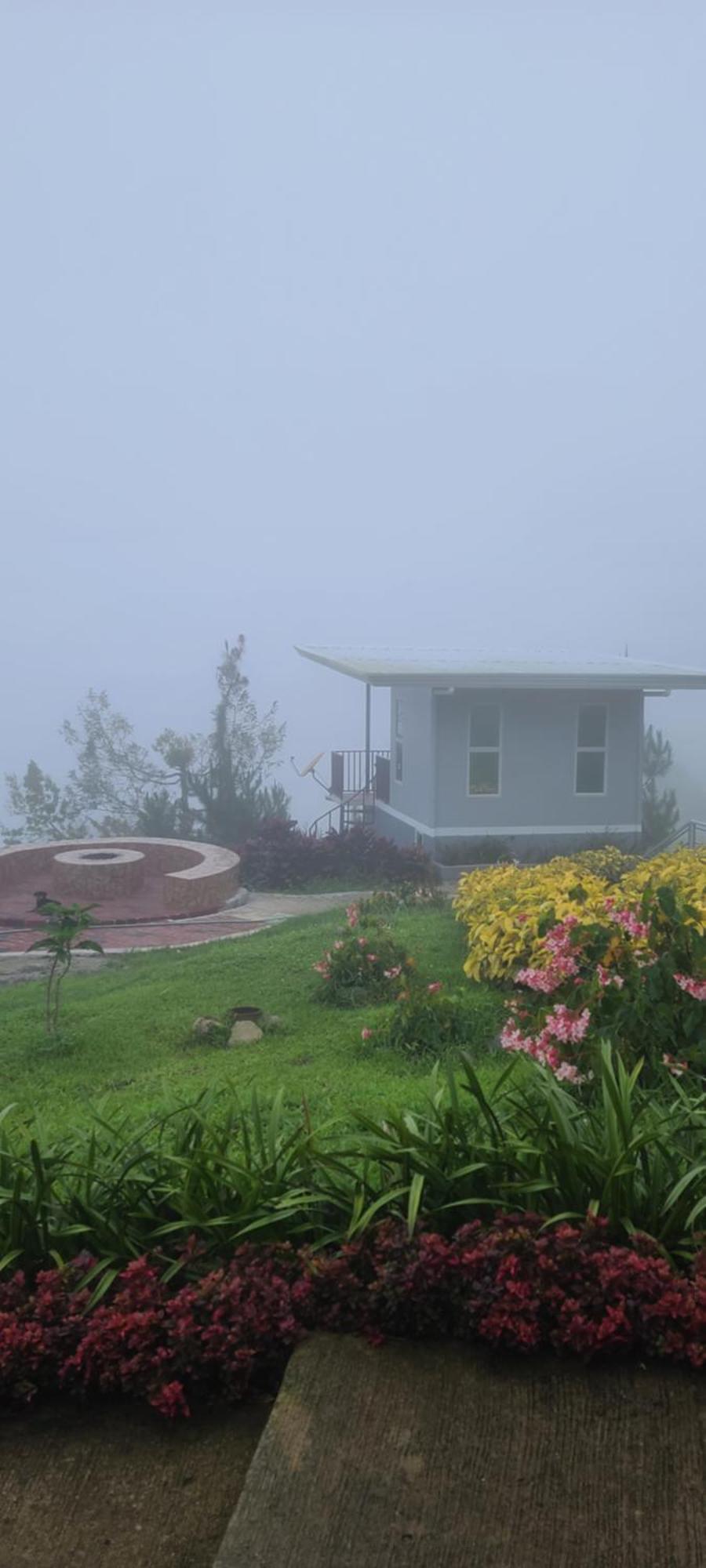 Serene Mountain Escape Digos Bagian luar foto